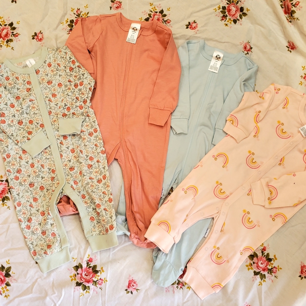 4 PIECE BUNDLE FOOTIES 3-6  Month NWOT